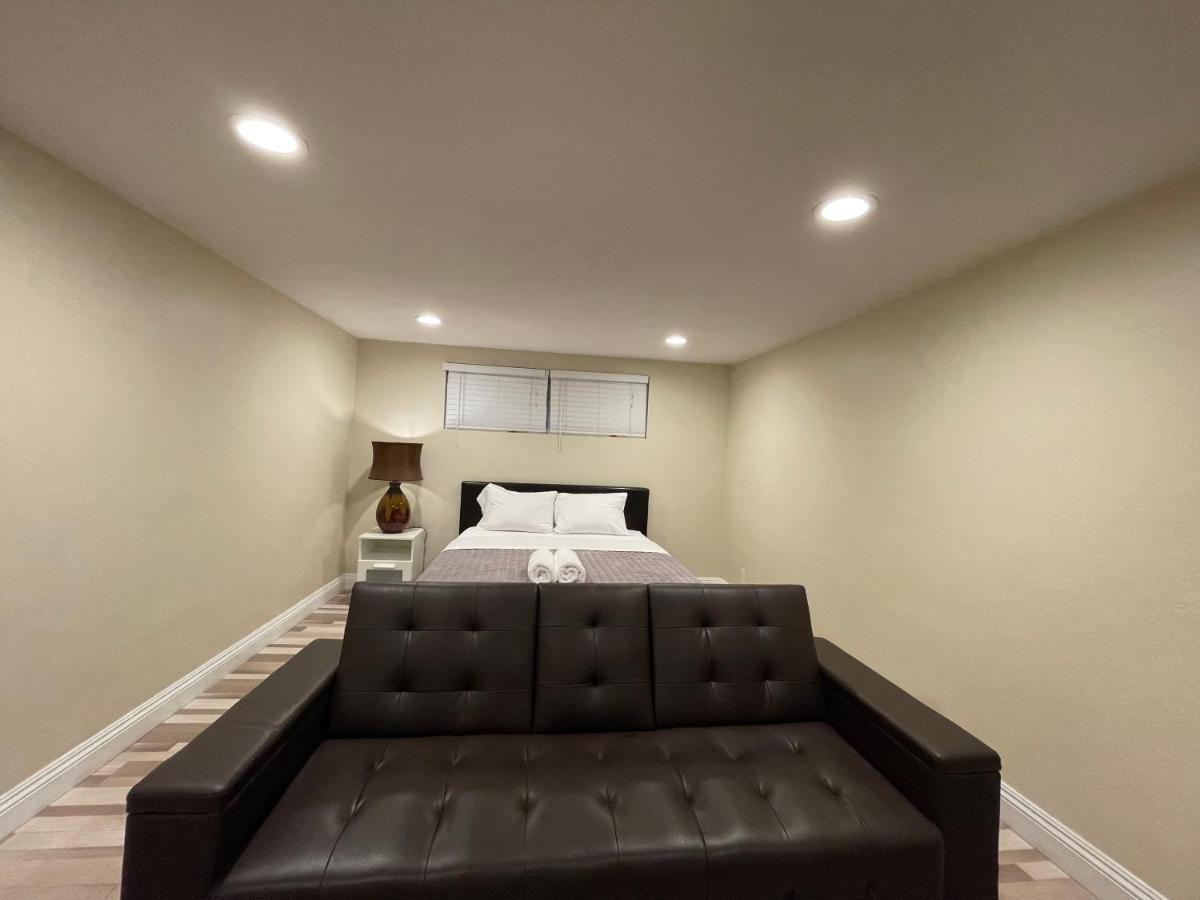 Lovely In Private House Near Disneyland Homestay *